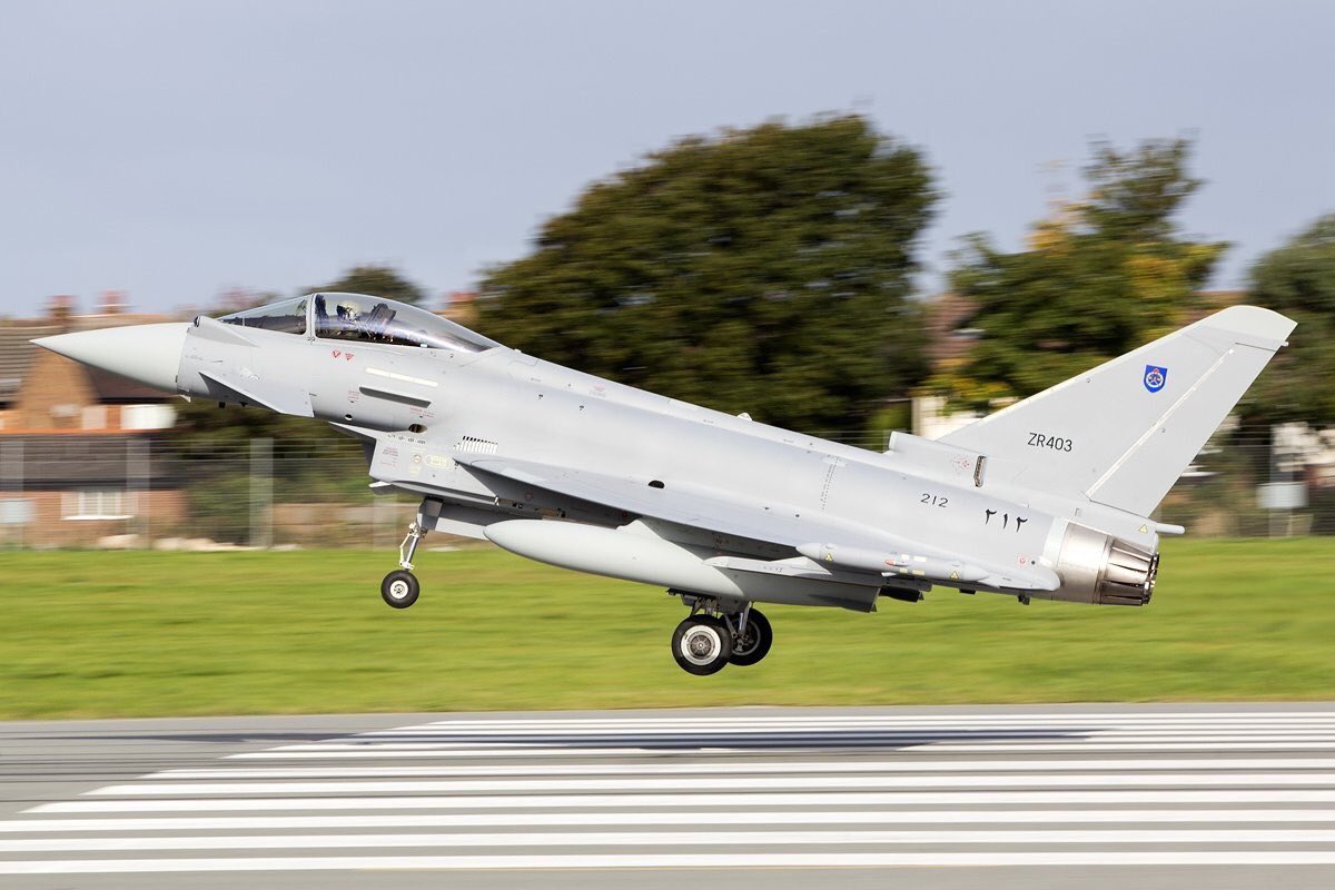 كيفية تقديم المؤهلات العليا في سلاح الجو السلطاني العماني؟