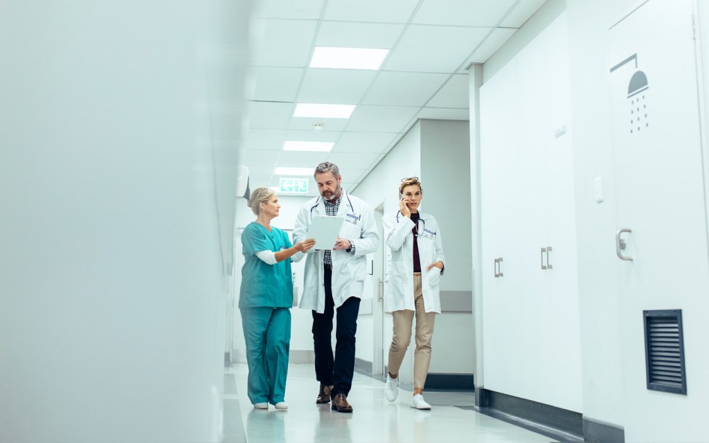 المستشفيات والعيادات الطبية في أبو ظبي